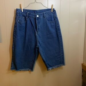 Women’s L jean shorts Bermuda length